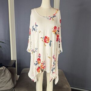 Women’s Plus Size Floral Tunic Top 3/4 Sleeve Asymmetrical Hem Size 4X 26W-28W